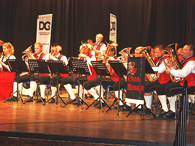 Einstufung der Volksmusikensembles, Big Bands und …